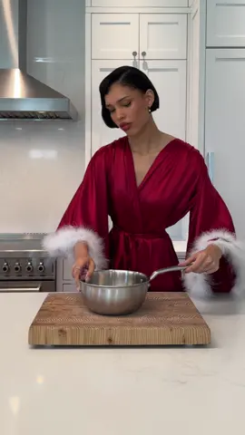 what‘s a nostalgic festive recipe to you? ❤️🌲 #EasyRecipe #homemade #fypシ #momtok #toddlersoftiktok #candy #christmas 
