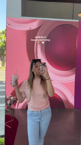 pov: you work in beauty marketing 💄✨ grateful to have this job and the opportunities from this year #workinginbeauty #corporategirlies #behindthescene #beautyindustry #rarebeauty 