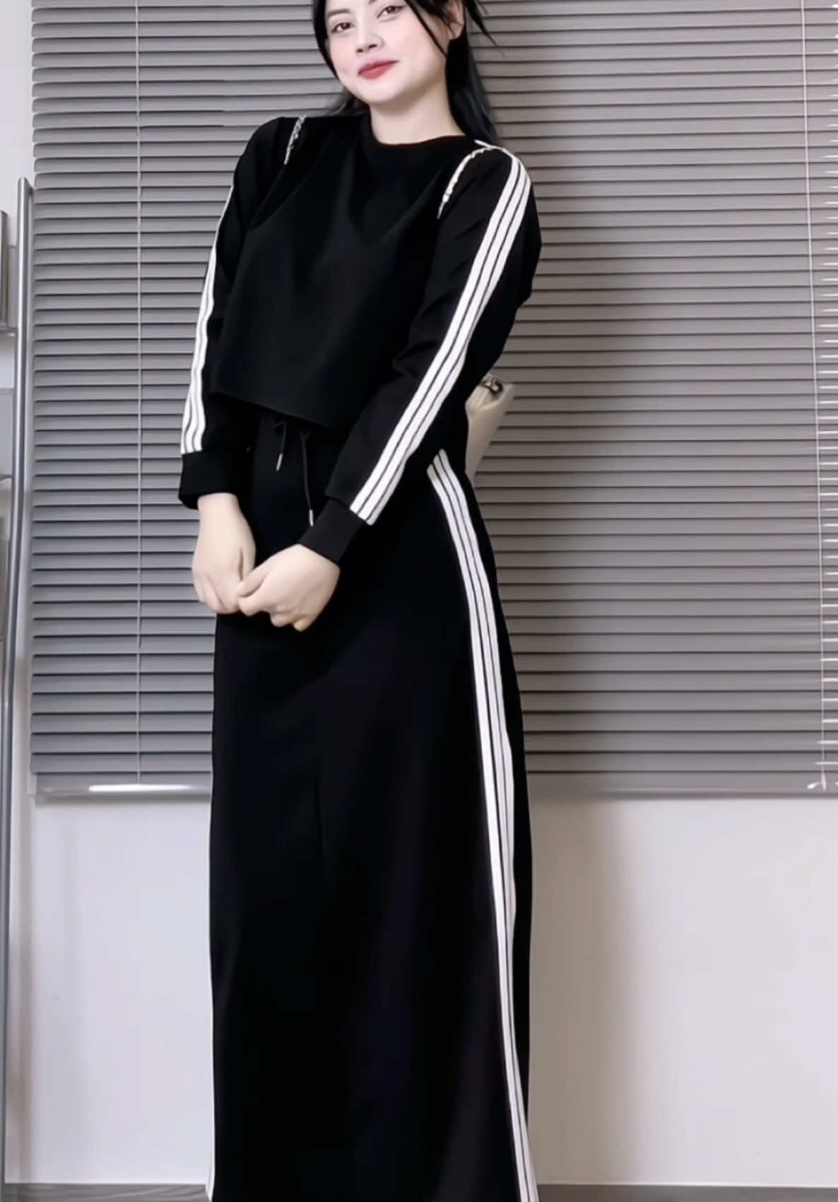 Set Bộ nữ thể thao,Bộ áo crotop phối chân váy sọc #bothethaonu #setvayao #setbonu #setdoxinh #thoitrangnu #xuhuong 