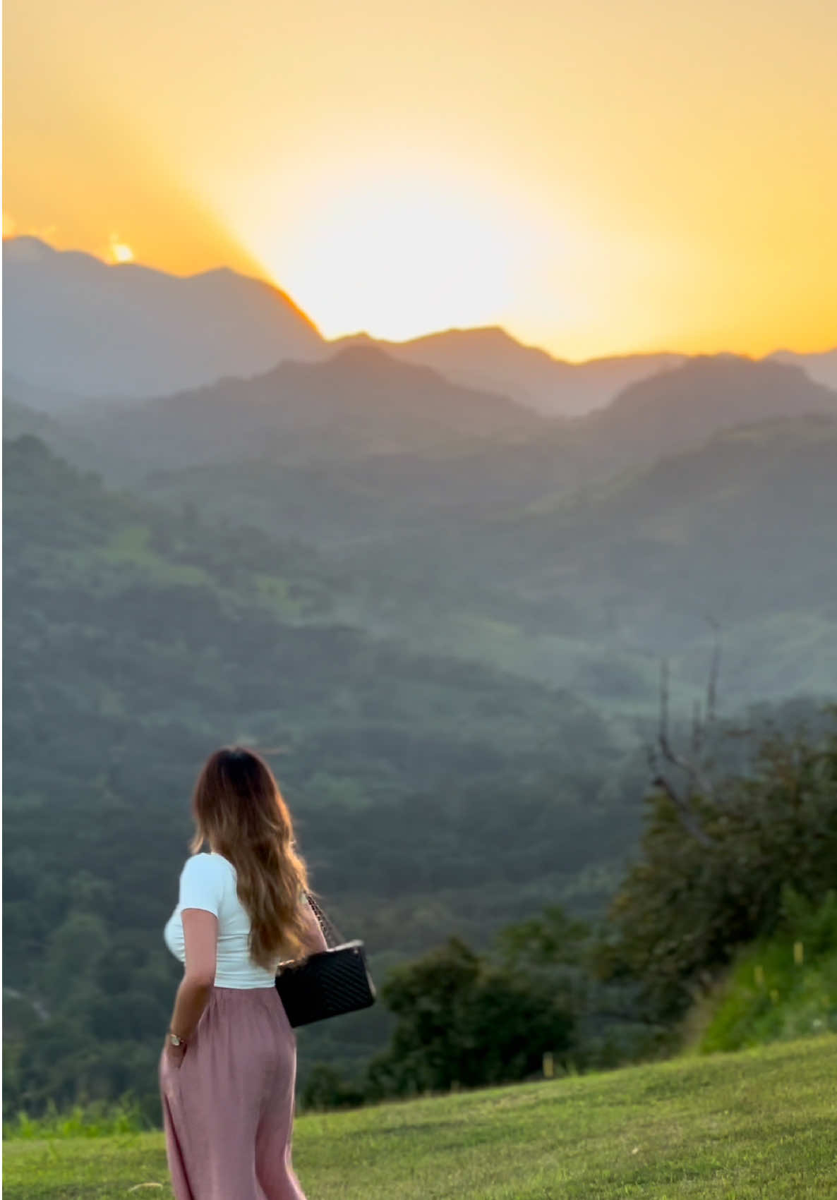 Every sunset has a story 🍃✨💨 . . . . . 📍Bella Montana Farm, Bamban Tarlac #sunset #sunsets #sunsetview #sunsetlover #sunsetstory #overlooking #overlookingview #fyp #fypシ゚ #CapCut 