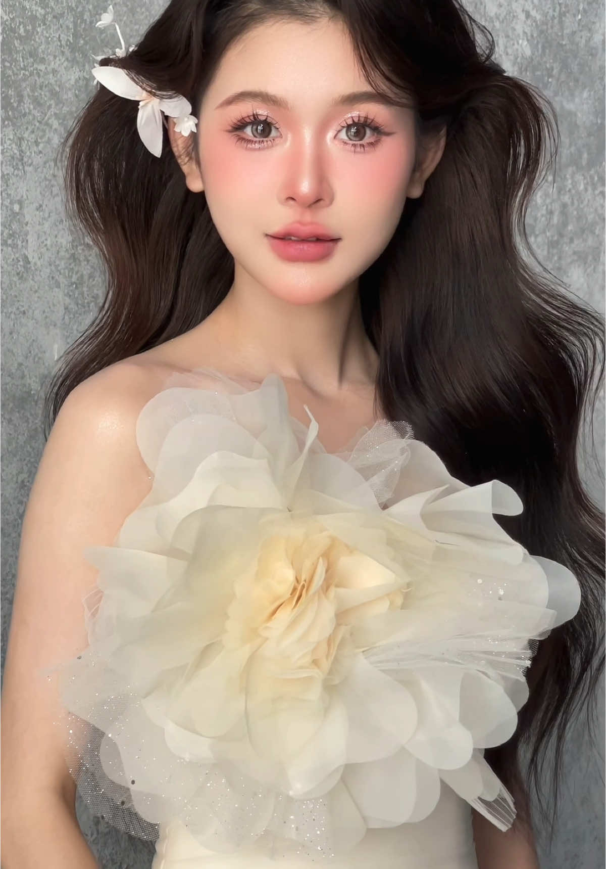 Tỏne cô dâu nổi bật trong bữa tiệc của chính mình ạ #THUYHANGTHUYMAKEKEUP #trending #xuhuong #dadep #makecodaudep 