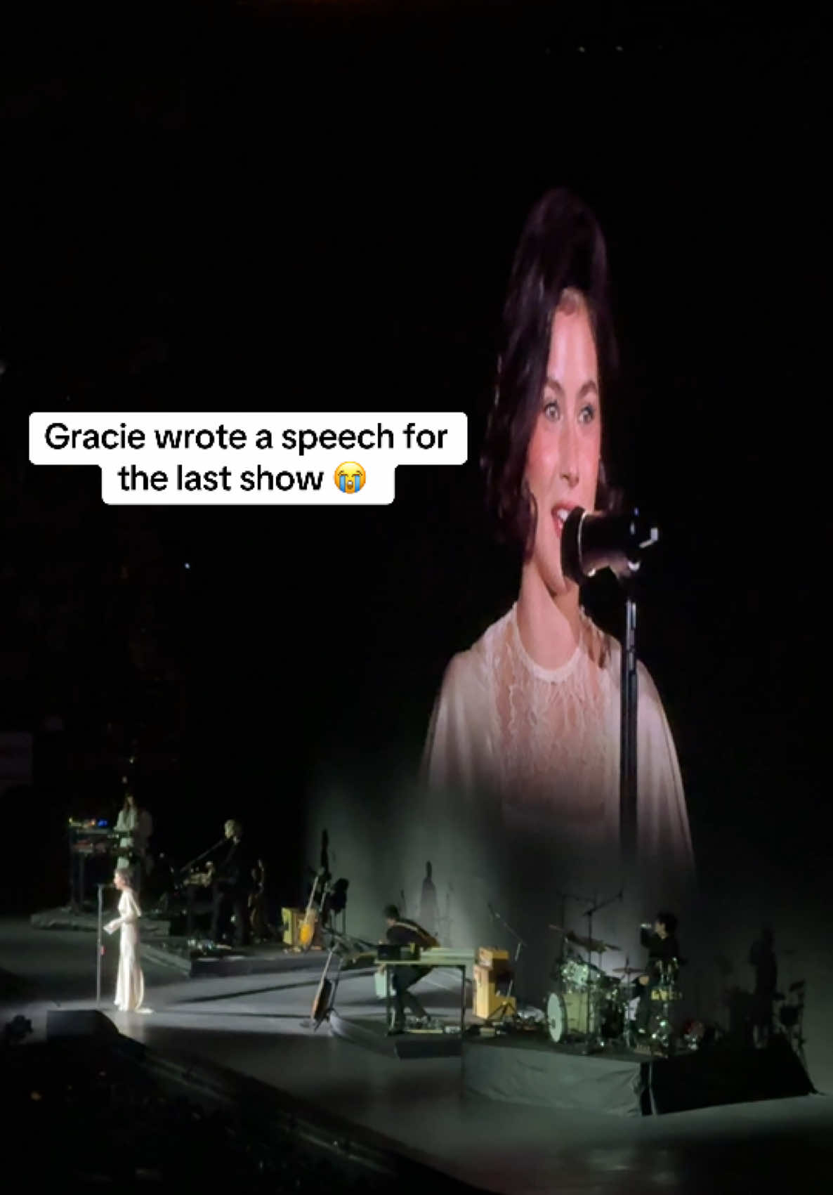 WE LOVE YOU #gracieabrams #TaylorSwift #ErasTour #VancouverTSTheErasTour 