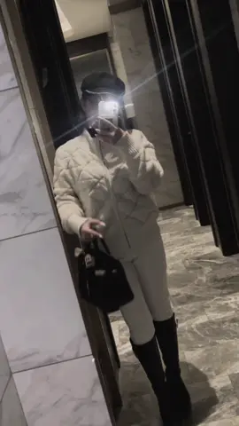 Nếu muốn tìm một người có thể thay đổi cuộc đời bạn...Cái tốt nhất bạn phải nhìn vào gương..!  #xuhuong #fyp 