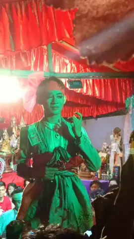 #အနောက်ကအားပေးတဲ့အဖွဲ့😅😅🥰🥰😻 #တကယ်ချစ်စရာလေး😝💗 #ဆရာညီထက်မြတ် 