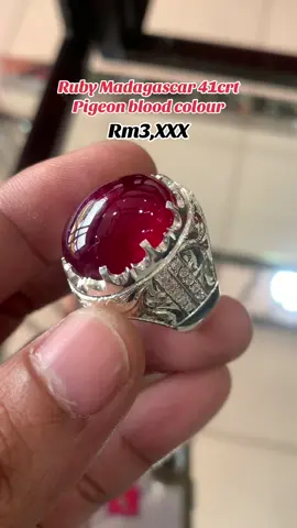 Delima madagascar asli 41crt ikatan perak handmade kemas minat tkn link kt bio #delima #ruby #madagascarruby #cincindelima #pigeonbloodruby #rubyring 