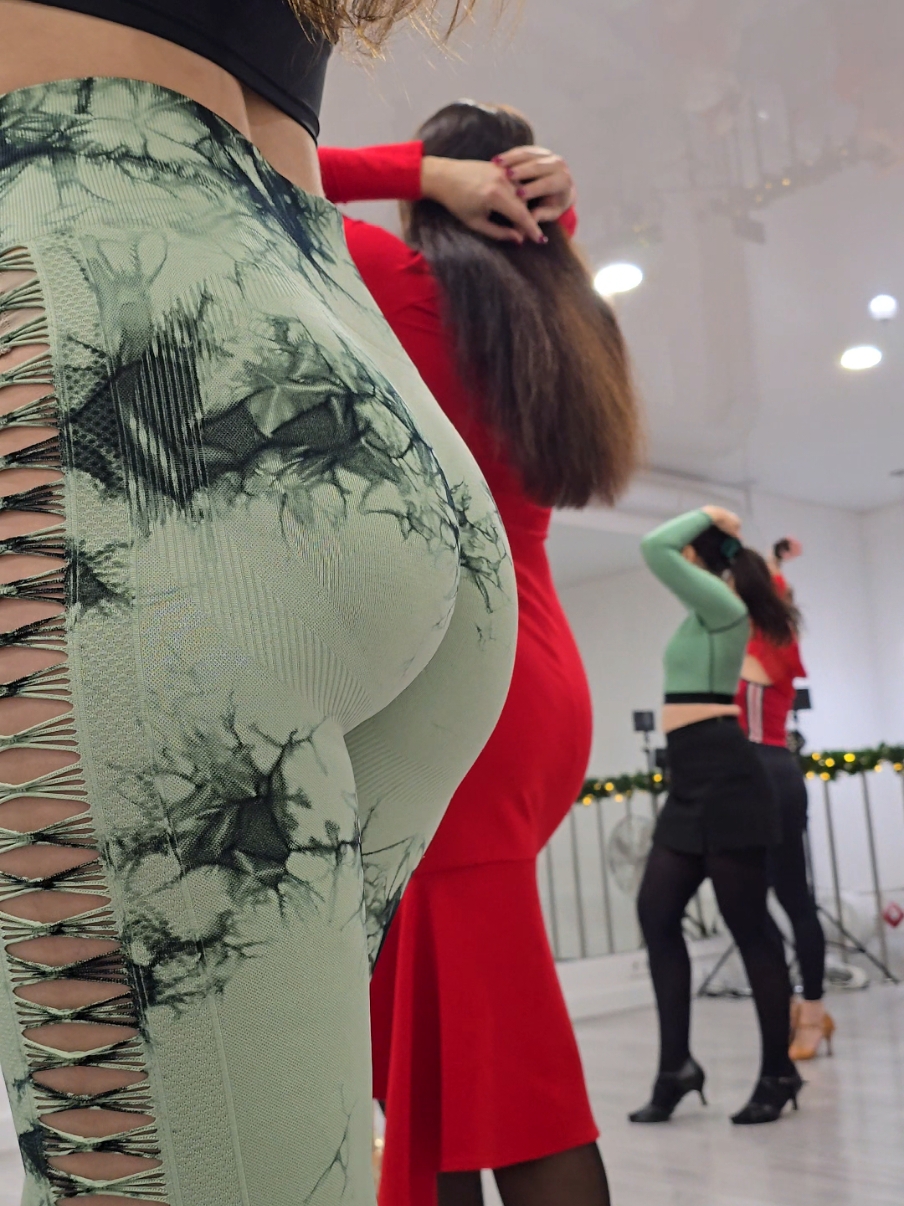 Bachata Girls!🔥🔥💯🥰 #bachata #ladystyling #bachatadance #musictiktok 