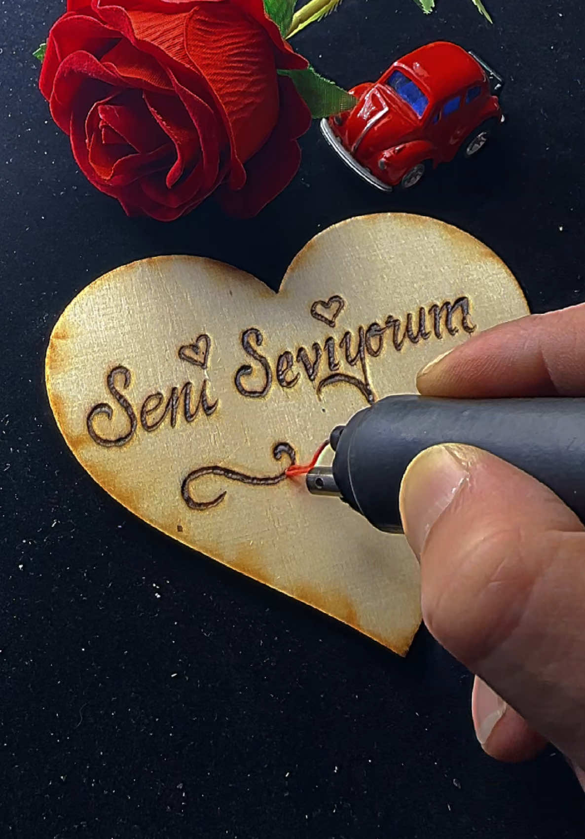 🌹”Seni Seviyorum FERİDE”🌹🤌❤️ #seniseviyorum #Feride #keşfetbeniöneçıkar #❤️ #loveeeeee #keşfet #kaligrafi #🌹 #CapCut #💦 #💧 #viral_video #tiktokviral 