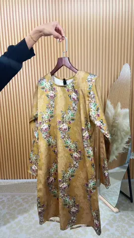 GRWM Kurung Marimar 🫶🏻💛🧡 Jangan lupa join live kita harini jam 6 petang !  #sheilashaari #sheilashaarilover #videostailfesyen #kurungmurah #kurungcantik #kurungmoden #bajuraya2025 #setkurungmakanak #designbajubaru #comingsoon #fyp 