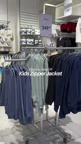 Kids Zipper Jacket for Kids at Max Fashions❄️🙌🏻 #maxfashionsindonesia #fashiondibawah149ribu #fyp #fypシ #zipperhoodie #kids 