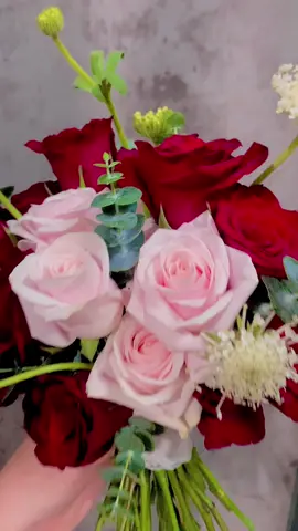 Hoa cưới hồng đỏ kem #TiemhoaThienThien #hoacuoi #hoacamtaycodau 