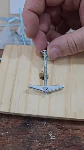 Você já conhecia esse acessório ☝️☝️??  Me conta nos comentários se já conhecia e o que achou !!🙏 #dicas #donadecasa #maridodealuguel #pedreiro #dica #dicadodia #gesso #drywall #obra #construção #dicasdecasa 