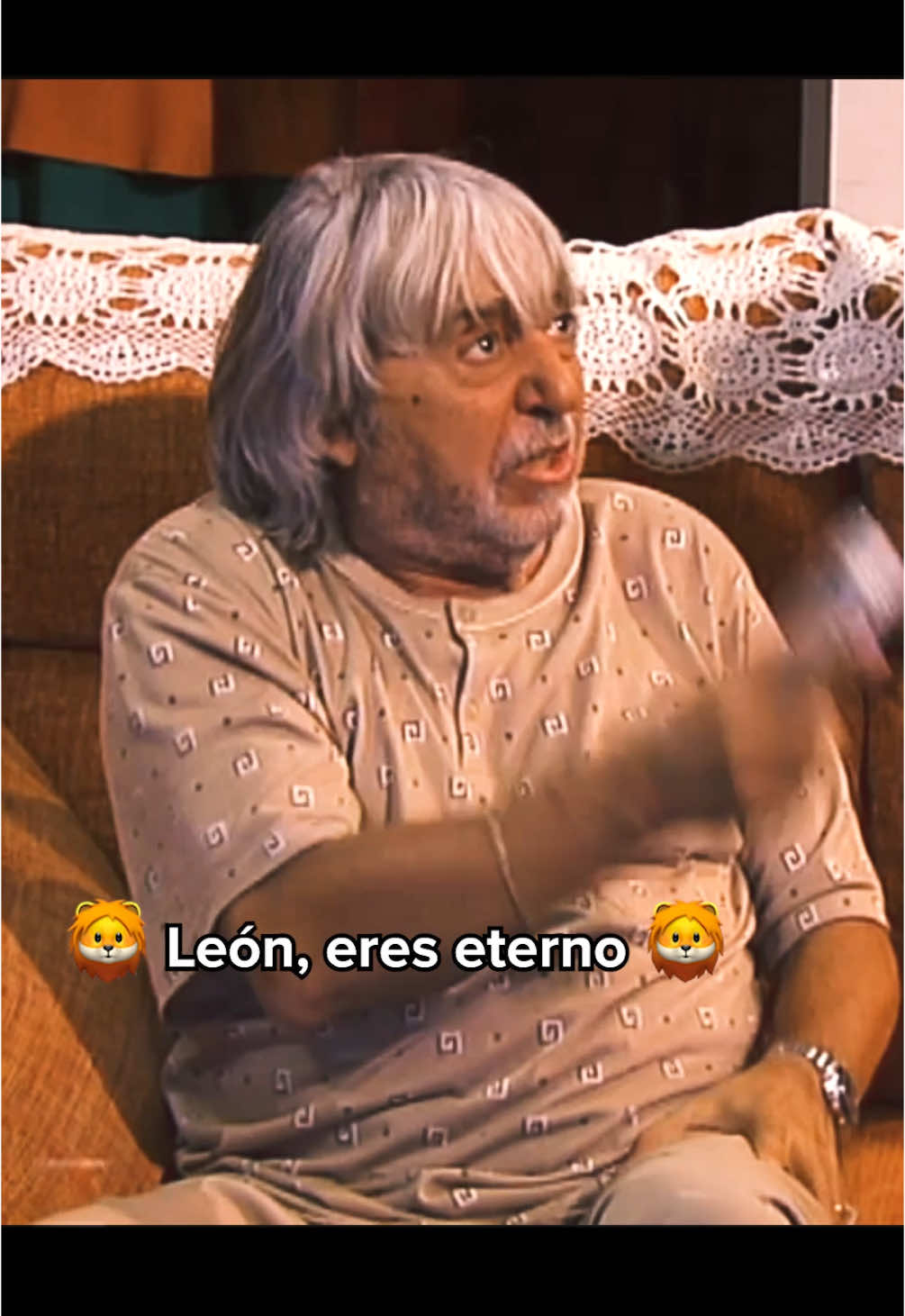 de luto por mi hombre cojín #primevideo #laqueseavecina #lqsa #lqsa15 #lqsavecina #amadorrivas #seriesentiktok #quever 