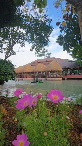 วิวร้านอาหารเช้า มุมนี้ฟินเว่อร์🌺 #คุ้มดําเนินรีสอร์ท #ท่ามกลางธรรมชาติ #บุฟเฟ่ต์ #อาหารเช้า #tiktokพาเที่ยว #ที่พักราชบุรี 