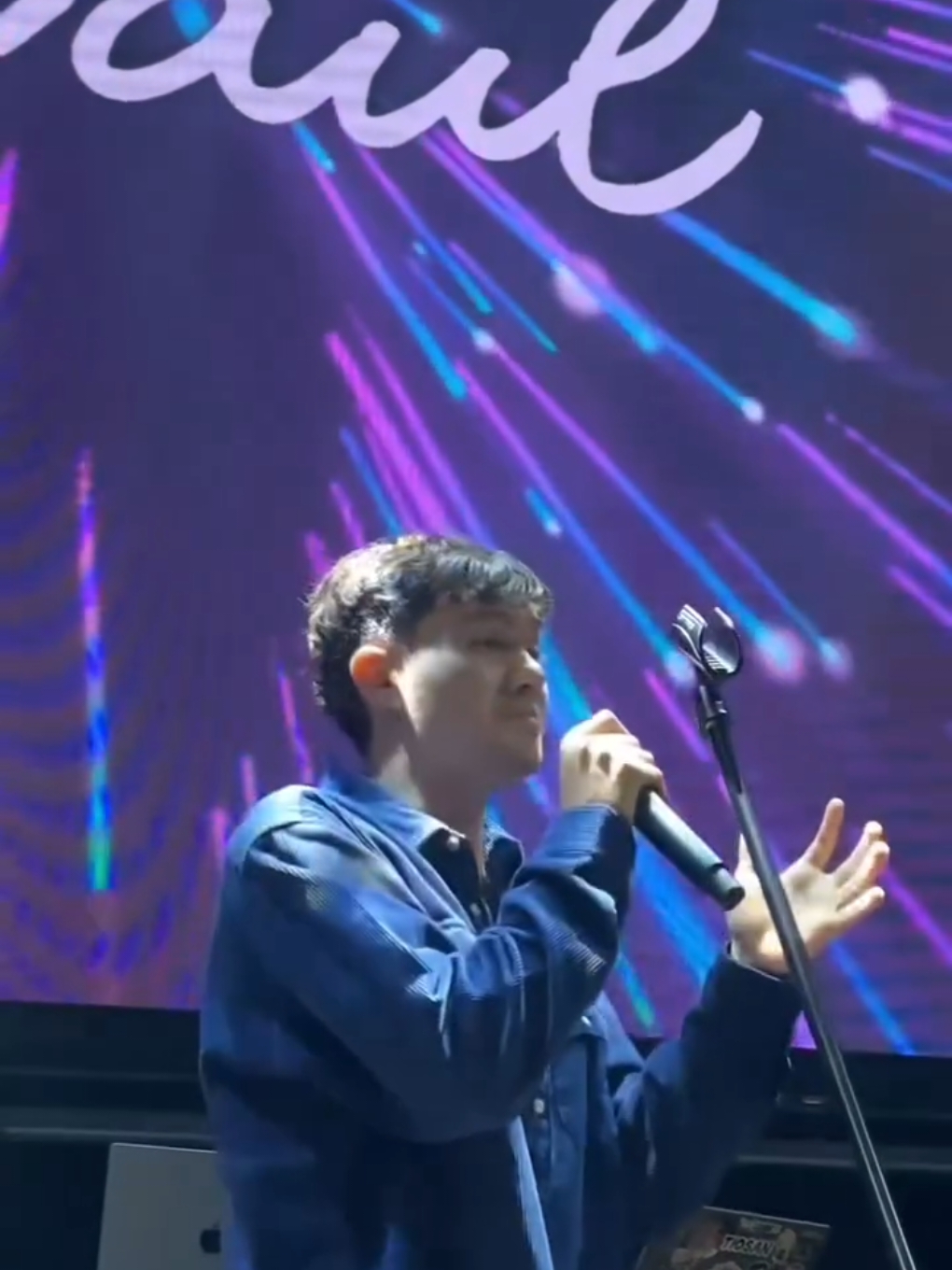 lagu english makanan Paul inimah enak banget pliss😭 cr : sofi #fyp #nyomanpaul #iris