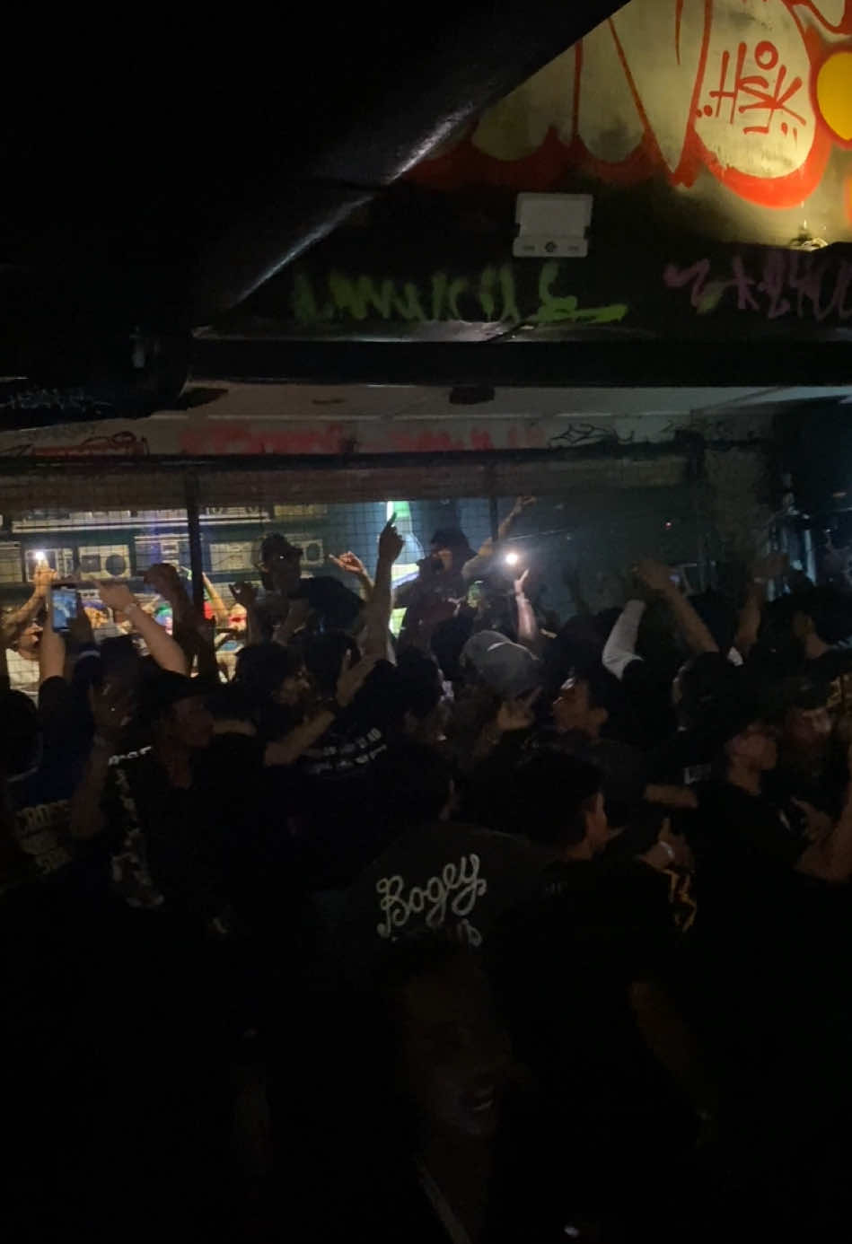 gayeng pol @losbendrongreal iyeeeeeeee #boogiedown #losbendrong #boogiedownbar #terserahboogiedown #boogiemeltdown #BGDMeltdown 