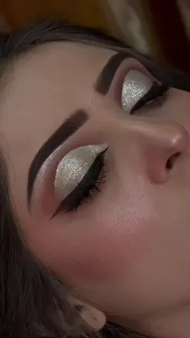 Gllitry makeup..#makeup #glitermakeup #makeuptutorial #eyemakeup 