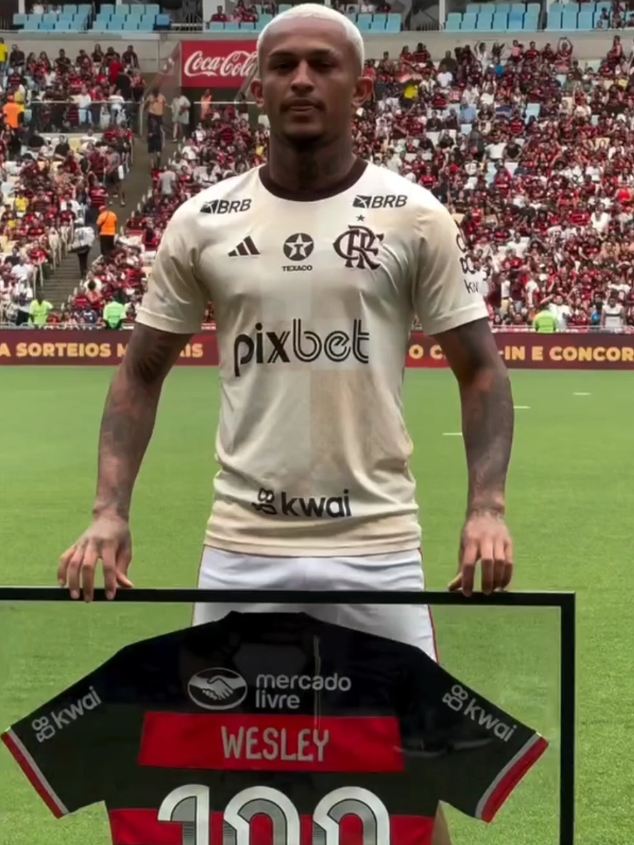 Wesley sarra em mim com o fuzil do Flamengo 🥵 #gatosdabola #gatosdofutebol #futebol #mariachuteira #wesley #Flamengo 