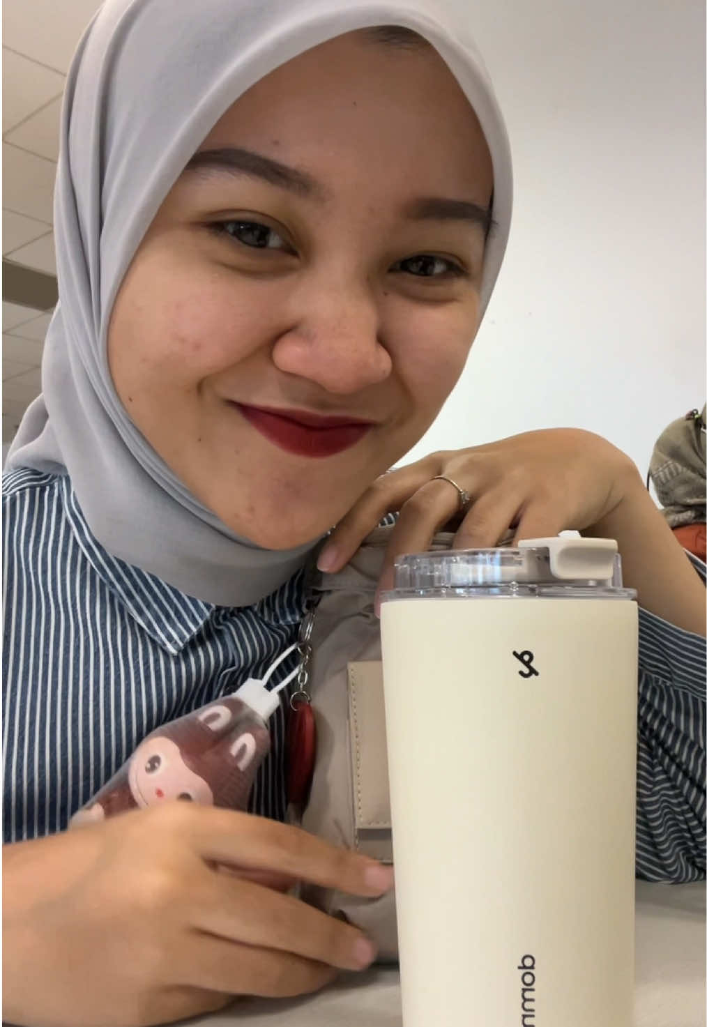 Replying to @elarazzom akhirnyaaa @Domma ngeluarin size yang lebih gedeee! 