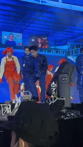 Tội nghiệp cái xe... #QuangHungMasterD #ATSHCONCERT2024 