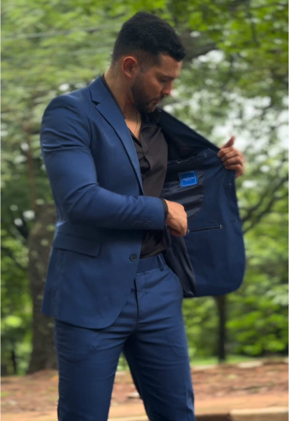 Este traje azul siempre una opcion bien versatil 🤝🤵🏻‍♂️🔝 #Traje #moda #elegancia #tendencia #eventos #boda #tiktokviral #viral 