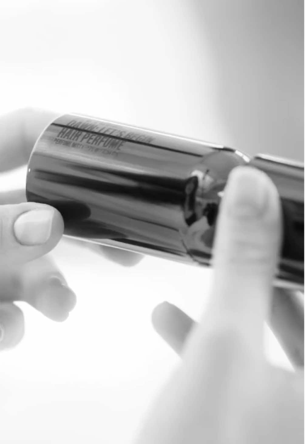 ZARA HAIR PERFUME DAWN: LETS BEGIN. A fresh fragrance inspired by the first hours of the day, with notes of bright lemon, apricot blossom and soft musk. Ideal for starting the day with energy and freshness. Created by perfumer Jérôme Epinette and hairstylist Guido Palau #zarahair