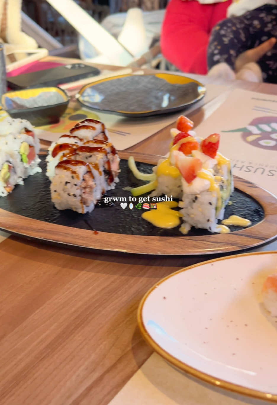 Delicious! 😋🍱🍣 #Vlog #sushi #grwm #december #christmas #xmasvibes #aesthetic #byymarga #cleangirl #thatgirl 