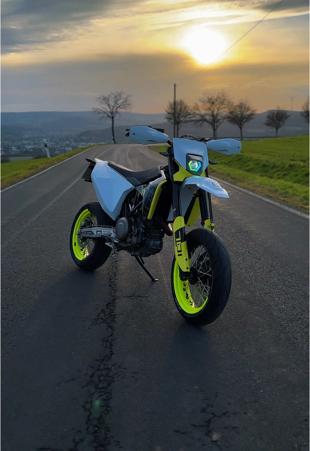 ❤️ | #motorcycle #husqvarna #701 #supermoto #Lifestyle #supermotolifestyle #edit #cinematic #dream 