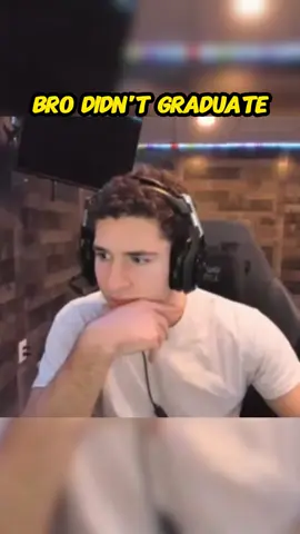 Bro Didn’t Graduate💀 (Twitch - Ricci) #fyp #ricci #ricciontwitch #twitch 