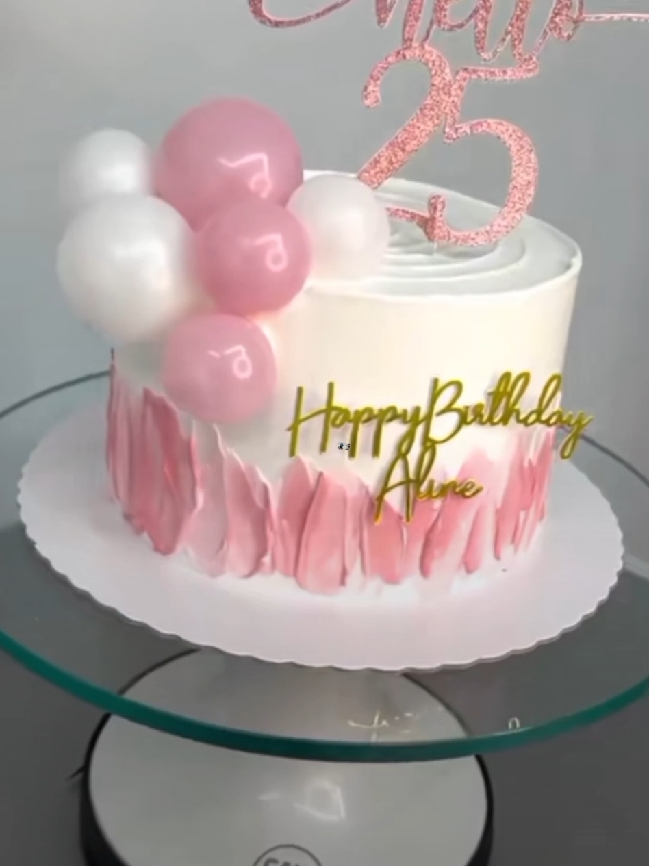 فكرة خطيرة عجباتني بزاف واش عجباتكم حتى انتوما #تزيين_كيك #تزيين_كيكات_مناسبات #تزيين_كيك_مناسبات #الفاسية_كيتشن 