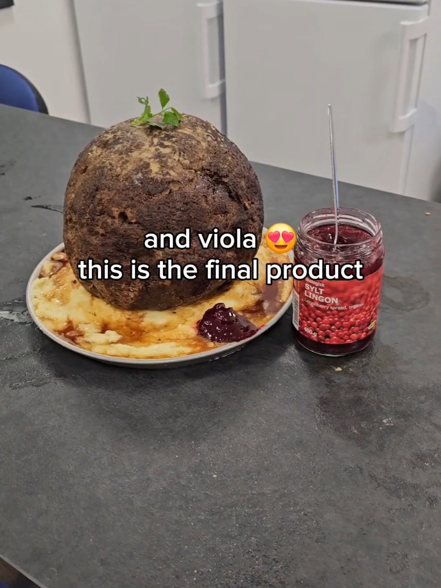 #ad Make sure to head to IKEA's Instagram page and enter their competition for a chance to win their Turkey-sized meatball 😍🤤 #university #student #students #studentlife #studentfood #knowledge 