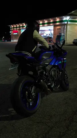 🔥🫀……#motorcycle #yamahar1 #1000cc #zx10r #zx10rr #zx6r #agvhelmet #agv #riding #nightride #bikelife #acceleration #fast #speed #motivation #yamaha #yamahar6 #ukbikelife #girls #fy #fyp #foryou #foryoupage #foryourpage #CapCut #scprojectexhaust #scproject 