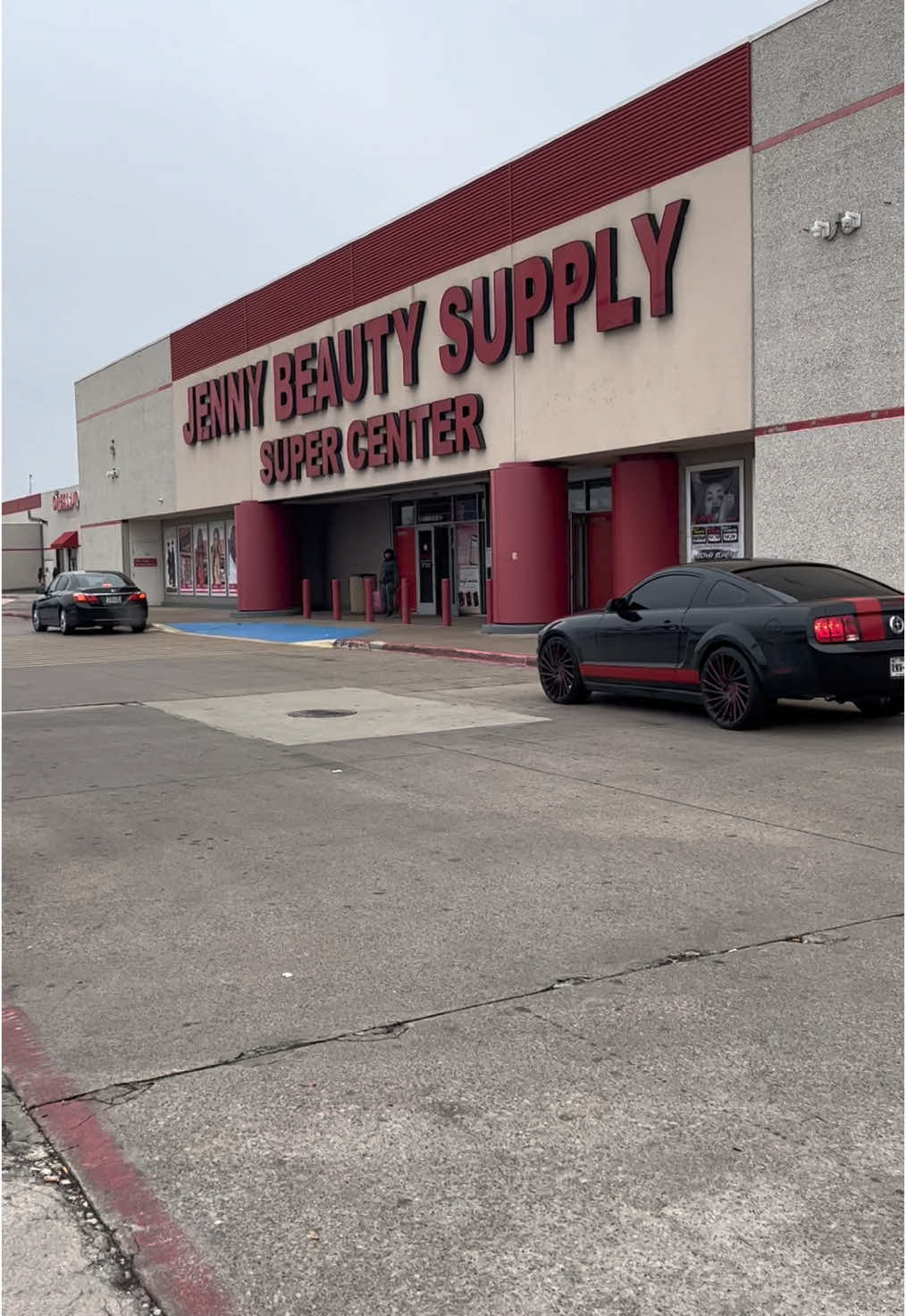 One of my favorite beauty supply stores in the south Dallas, Tx area! 10/10 #beautysupply #dallastexas #duncanville #southdallas #hairstore 