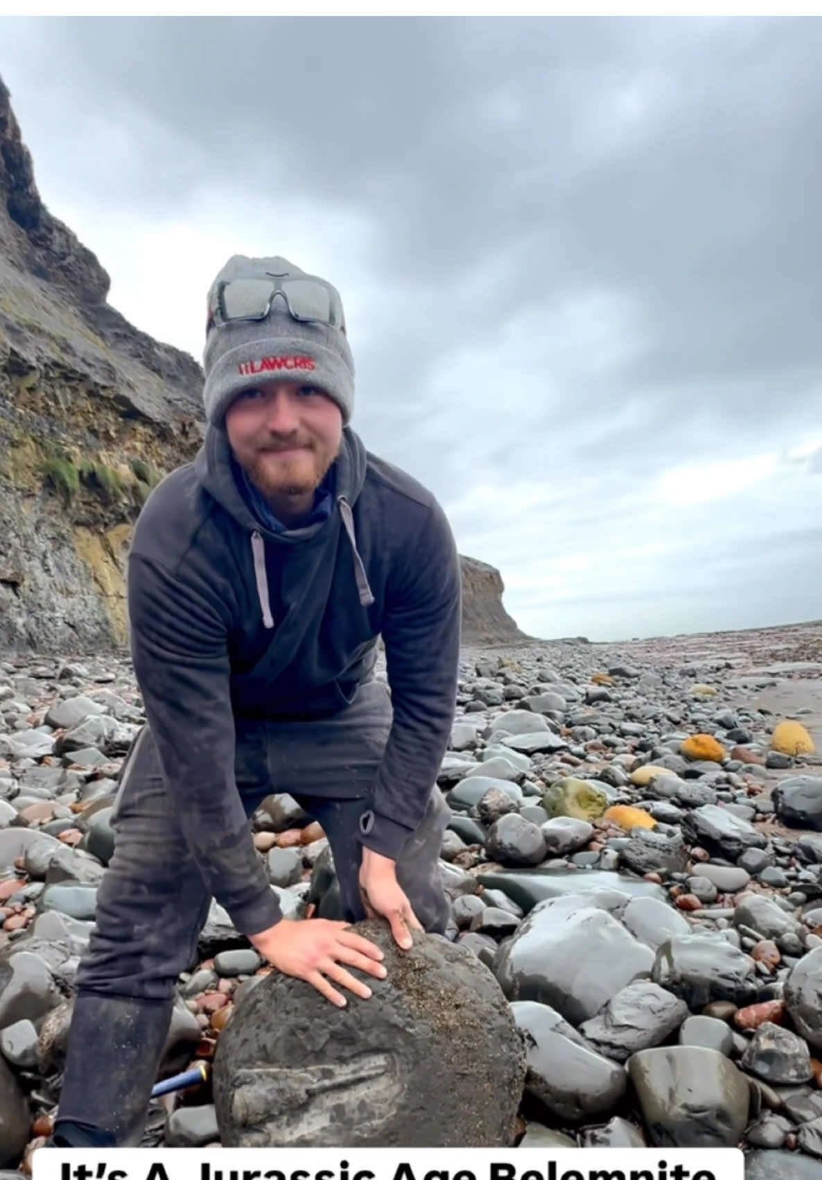 We found this perfect Jurassic rock here! 🌊 🏝️ After gently extracting it from the soft shale, we opened the nodule to reveal the 185 Million Year Old fossil that was preserved within! 🤯 What an incredible find! 🌅🦕 We also found a mysterious long, pointy fossil! What do you think it could be?😱🦖 #natural #nature #fossil #fossils #ancient #animals #art #ammonite #ammonites #dinosaur #scientist  #minerals #paleontology #whitby #geologist #dorset #geology #charmouth #jurassic #yorkshire #fyp