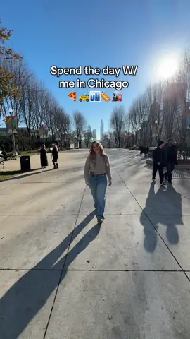 Sometimes all you need is a little city day 🏙️🚂🍕@Pizano’s Pizza and Pasta @Coach @Nordstrom #Chicago #DayInChicago #CityDay #Exploring #Wonderlust #ChicagoPizza #DeepDish #TheBean #MillenniumPark #Coach #Purse #Luxury #LuxuryShopping 