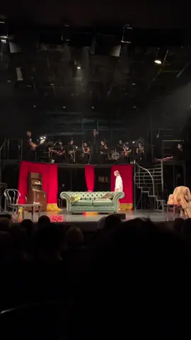 I don’t care much 🇺🇦 #кабаре #cabaret #театр #theatre #молодийтеатр #ніколеттамочані #іллячопоров #ukrainiancabaret #🇺🇦 