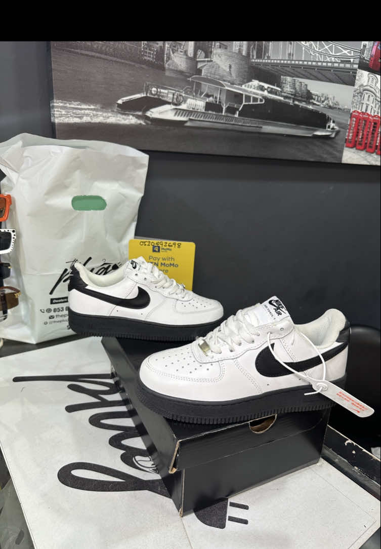 Nike Air Force 1 “White and Black Sole” Sneaker available in various sizes‼️ Unisex, Quality and affordable✅ Send us a Dm📩 We’re located at Madina, adjacent the Post Office or “The Plug” on Google Map/Bolt/Uber. We allow walk-ins and do deliveries nationwide (Payment On Delivery Only Within Accra)🛵🚌📦 Shop with Us🛍️ 🤗 Call/ Whatsapp The Plug on +2330530493698/ +2330203994202, Snapchat👻: @theplug_online1 Operating Hours: MON-SAT 9am-8pm, SUNDAYS- 2pm-10pm. Get Plugged🔌🛍 #theplug #sneakers #sneakerheads #sneakernews #theplugonline1 #boutique #unisex #unisexsneakers #menshoes #womenshoes #menshoes #womensneakers #fashion #onlinestore #walkinstore 