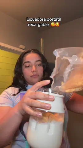 Excelente para llevar a tu trabajo oh el gym 🥰🥰 #fypシ゚viral #licuadora #recargable 