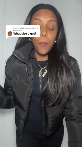 Replying to @MAssaCappalott i got a small babes! #pufferjacket #crop #warm #tiktokshopholidayhaul #spotlightfinds #creatorsearchinsights 