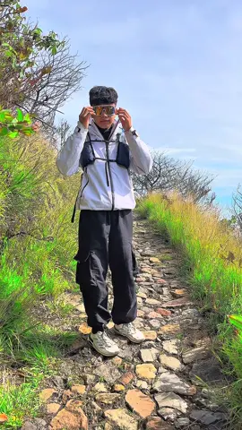 Ykin? Msih gmau ke lawu? #pendakigunung #lawumountain #4u #fyp #gununglawu 