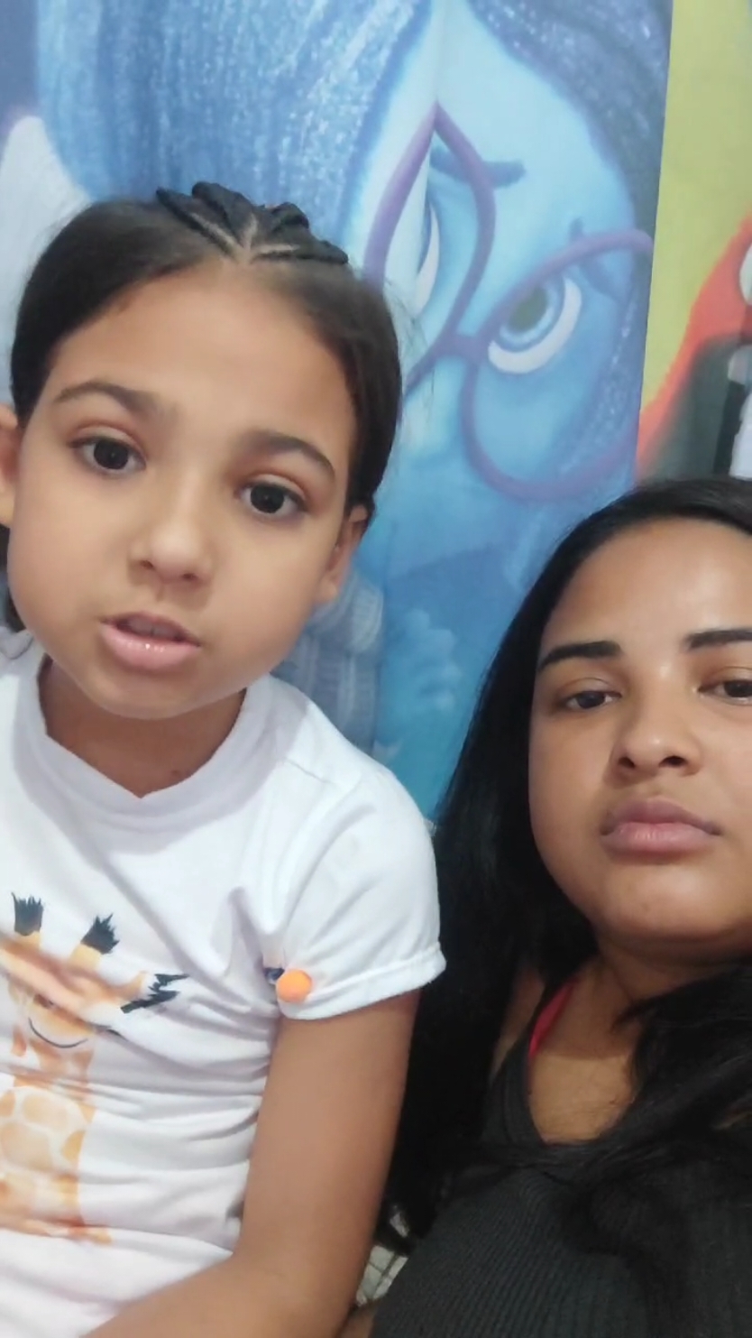 A responder a @julianatamyrisdua Bia é só uma criança,ela vê e lê comentários,por favor orem por ela. 🥹 #triste #pronunciamento #criança #viraliza 