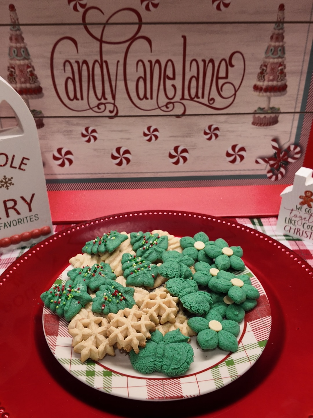 I try my hand at making Christmas Spritz cookies for the first time using a new Wilton cookie Press, I had challenges but they turned out ok.  ##holiday #christmas #cooking #baking #holidaycooking #sweets #treats #cookingshow #holidaycookies #spritzcookies #cookiepress