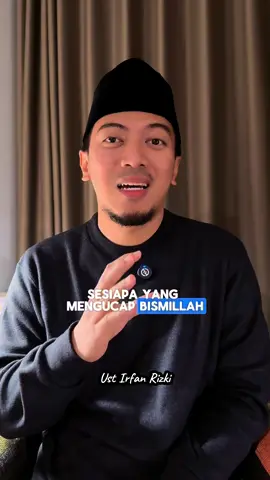 Ucap Bismillah Dulu Sebelum Memulai Sesuatu 🌙✨ Rasulullah ﷺ bersabda: “Setiap perkara yang penting, yang tidak dimulai dengan menyebut nama Allah, maka ia akan terputus berkahnya.” (HR. Ahmad) Bismillah bukan sekadar kata pembuka, tetapi adalah doa yang mengundang berkah dan perlindungan dari Allah dalam setiap langkah yang kita ambil. Ketika kita mengucapkan Bismillah, kita menyerahkan segalanya kepada-Nya dan memulai dengan niat yang baik. “Semoga Allah memberi kita kemudahan dalam setiap urusan dan mencurahkan berkah-Nya pada setiap langkah kita.” 💫 🎉 Jadwal @metime.series 📅 15 Desember 2024 📍 Ballroom Balai Kartini Jakarta 🎟️ Tiket: S.id/metimeseries Sesi 1: 09.00 - 11.00 WIB Sesi 2: 13.00 - 15.00 WIB Sesi 3: 16.00 - 18.00 WIB 🕋 Jadwal Umroh bersama HAASTOUR ✨ 29 Des 2024 & 26 Feb - Awal Ramadhan 2025 🌙 Haji Furoda 2025 📞 Hubungi Ka Atik: 0851 7998 7020 Follow: @haastour @haasumroh 🌌 #BismillahDiSetiapLangkah 🌙 #BerkahDalamSetiapPerkara 💫 #MetimeSeries 🌻 #UIR #ustadzirfanrizkiHaas