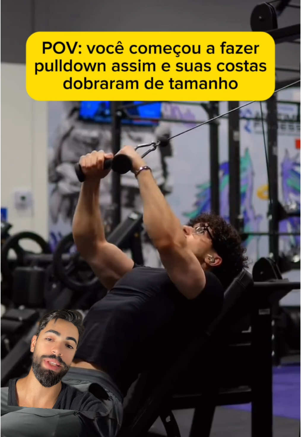 Pulldown deitado no banco.