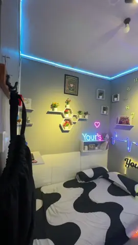 Kamar estetik mu #rekomendasikamaraestestic #kamaraesthetic #dekorasikamar #dekorkamar #kamarestetik #RoomTour 