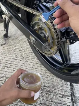 Maintenance kit motorcycle chain lube grease lubricant  #chainmaintenance #chainlube #motorcyclechain #greaselubricant #motorcycle #motorcyclemaintenance #rider #bikerlife #bikemaintenance 