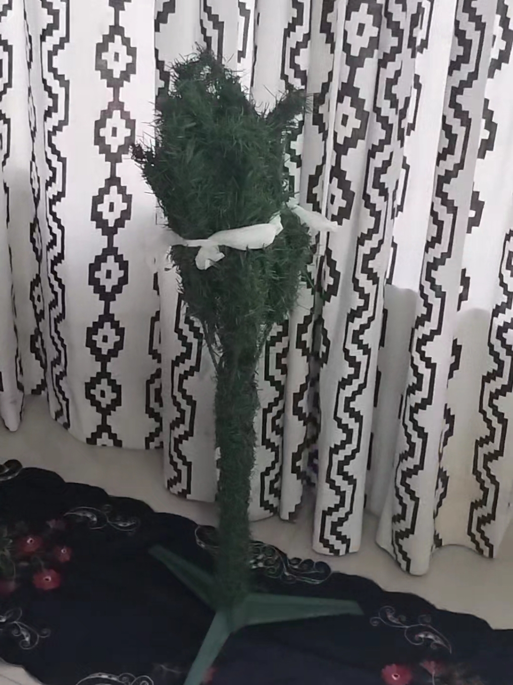 pide ayuda el arbolito #paratiiii #fouryou  #paratiiiiiiiiiiiiiiiiiiiiiiiiiiiiii #fyp #viraltiktokvideo #navidad 