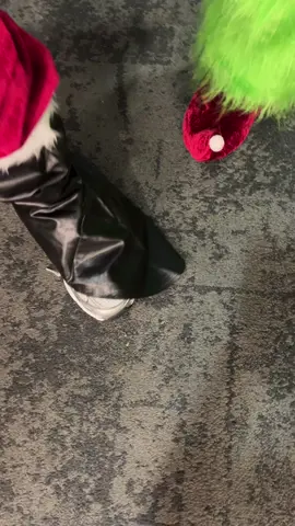 🗣️ who can beat sase x vsa ?🎄🎅🏻  #bu #vsa #sase #boston #bostonuniversity #grinch #santa #christmas #fyp #buvsa #foryou #college 