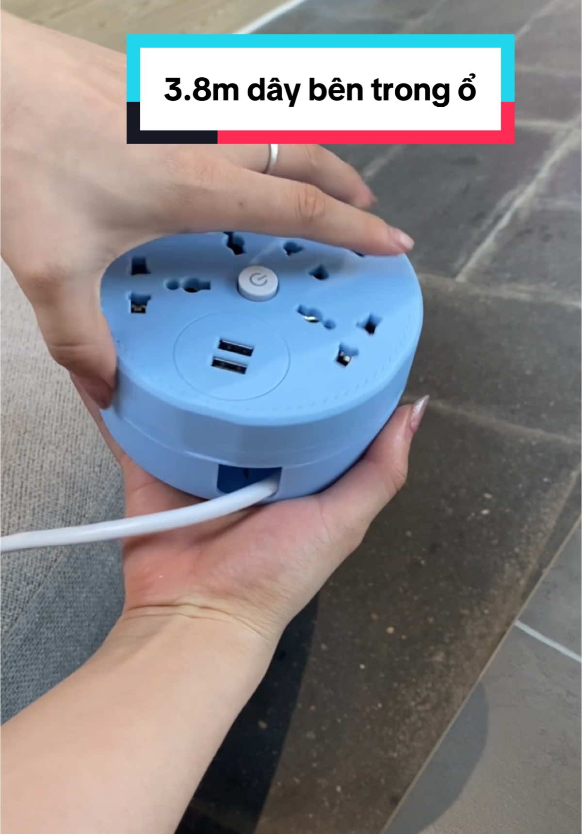 Dây cuộn gọn vào bên trong ổ muốn dài có dài #odiendanang #hotechvietnam #xuhuongtiktok #trending #ocamdien #denlongtreotet #anhtraisayhi 
