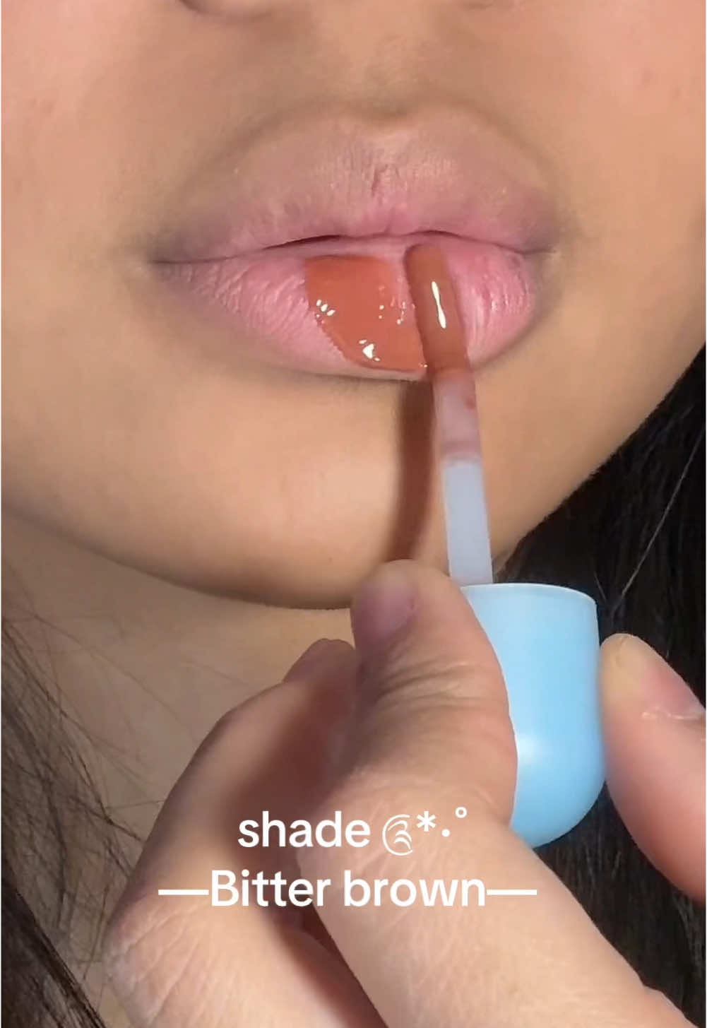 the tocobo lip oil makes my lips feel so nourished and it also leaves a natural pigment that i love #tocobo #stylekoreanus #lipoil #lipplumper #tocobolipoil #kbeauty #juicyberrylips