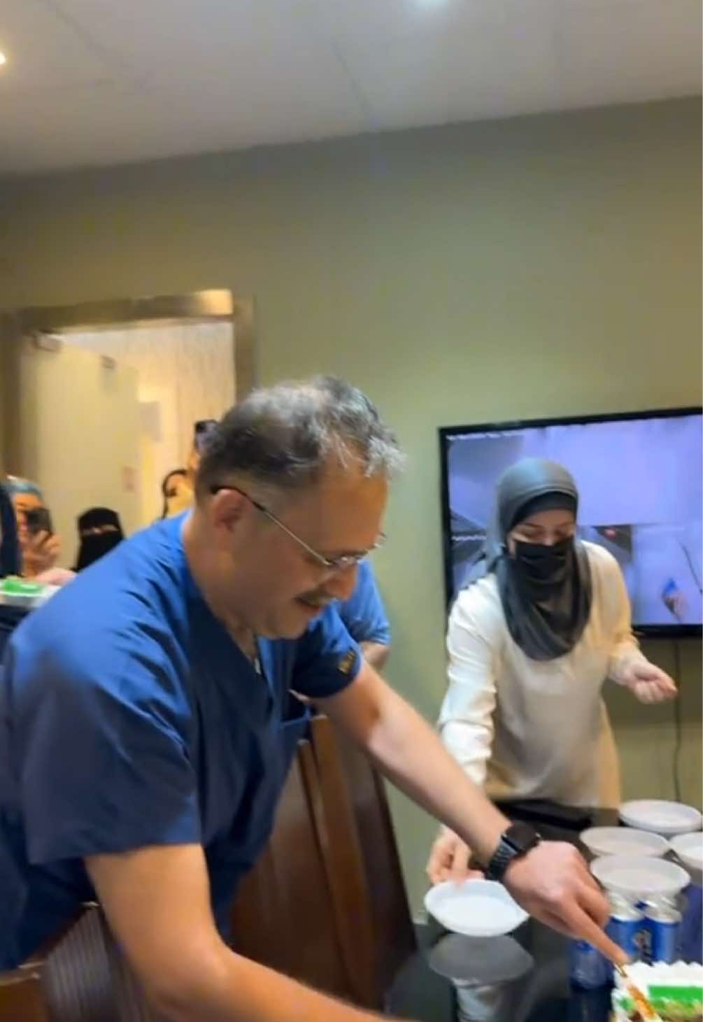 احتفال عيادات دكتور هيلث بالرياض شكرا من القلب 🇸🇾💚🇸🇦 #سوريا 